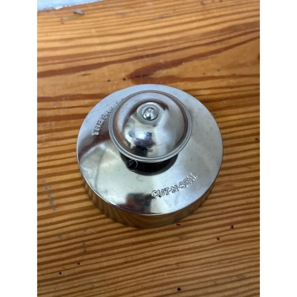 Pampered chef cut n seal sandwich cutter